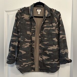 Camouflage button up